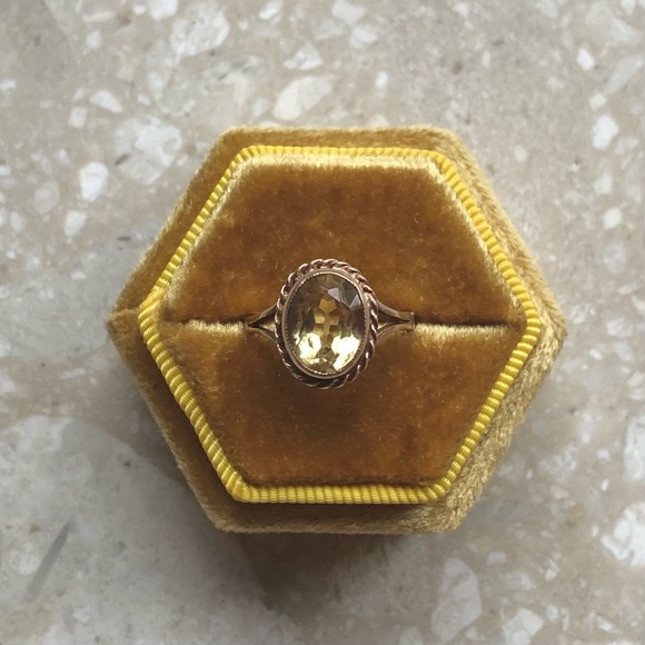 Vintage Oval Citrine Yellow Gold Ring - Picture 5 of 11